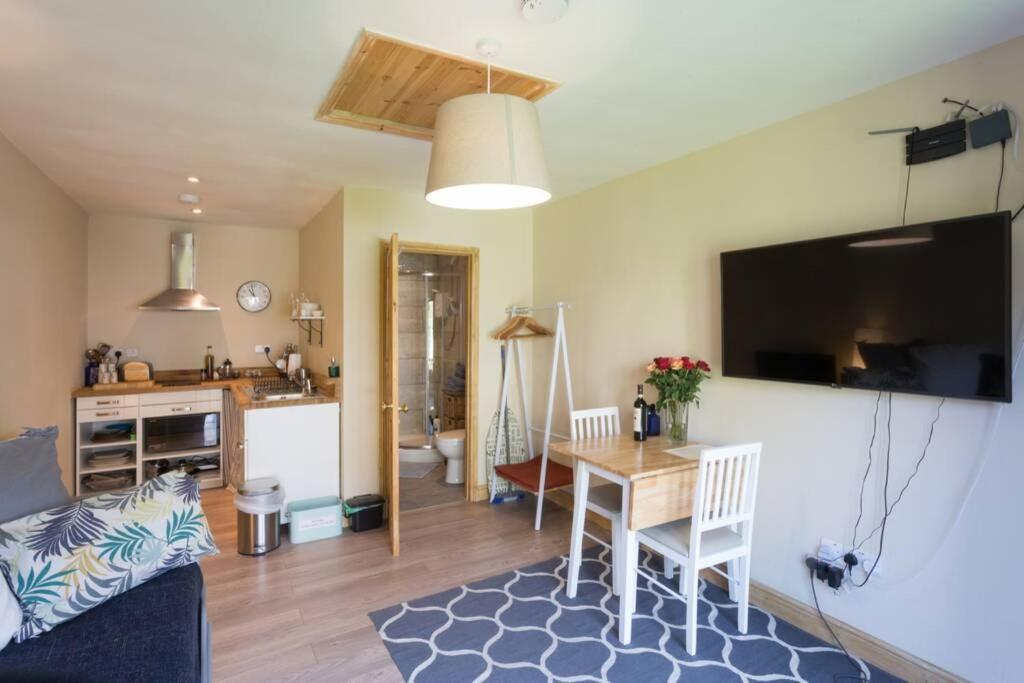 Bristol Little House Apartment Exterior photo